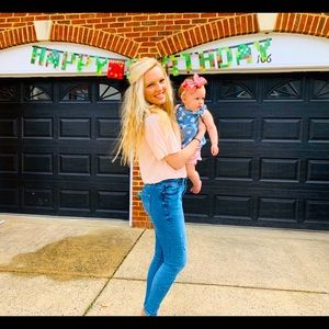 Meet your Posher, Jonida